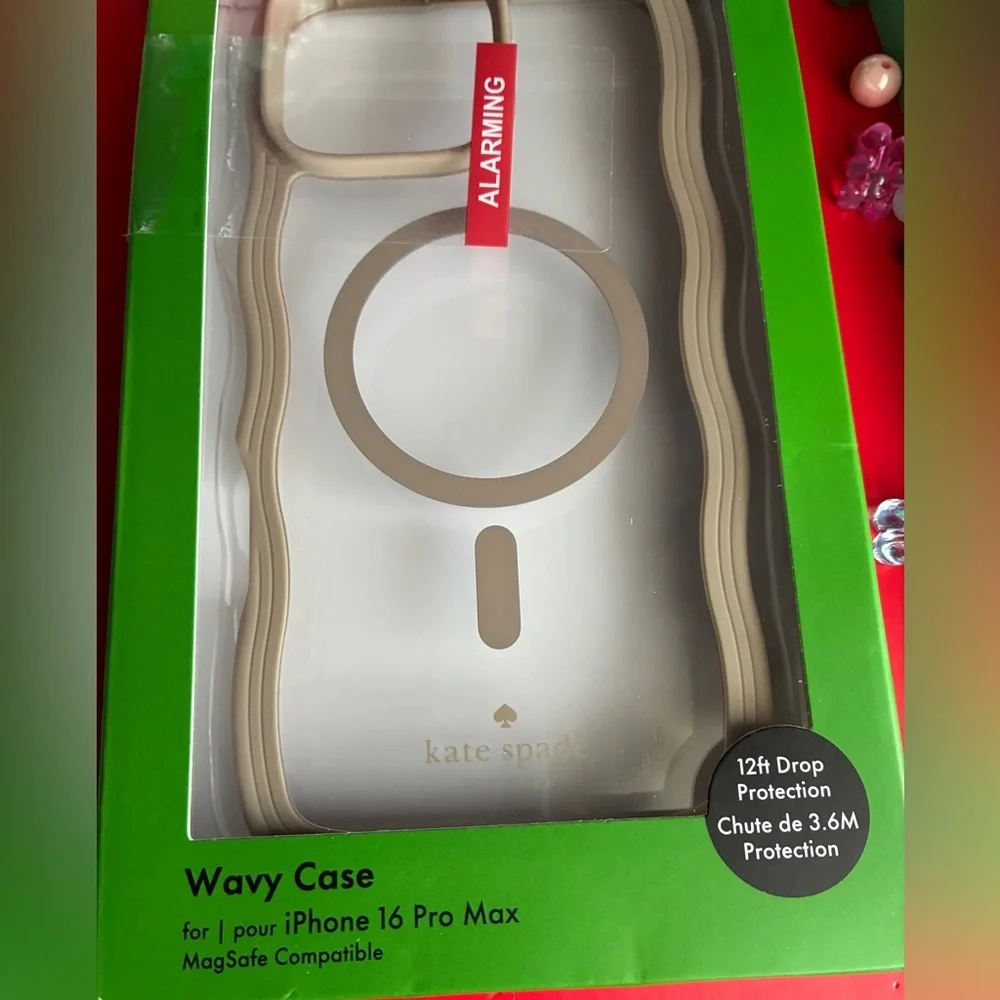 Kate Spade Clear and Beige Phone Case IPhone Pro Max 16. - Picture 9 of 10